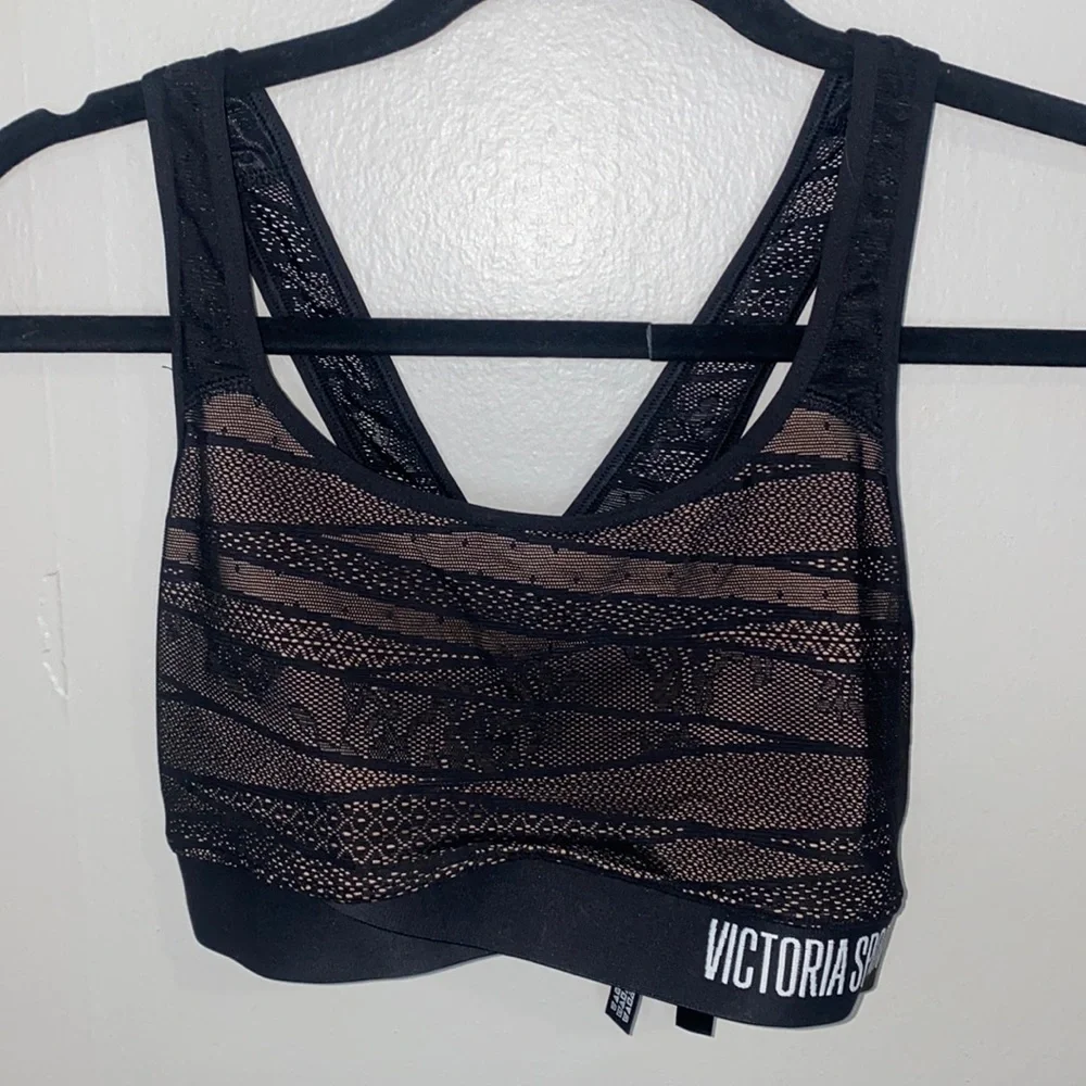 🪿Lace detail Victoria Secret Sports Bra! - Picture 2 of 7